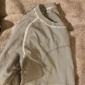 Striped Lululemon long sleeve swiftly tech